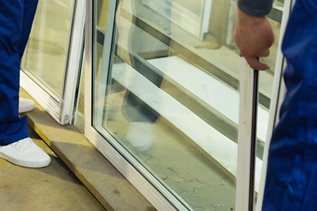 Commercial Glass Repair Technician in Sherwood Park